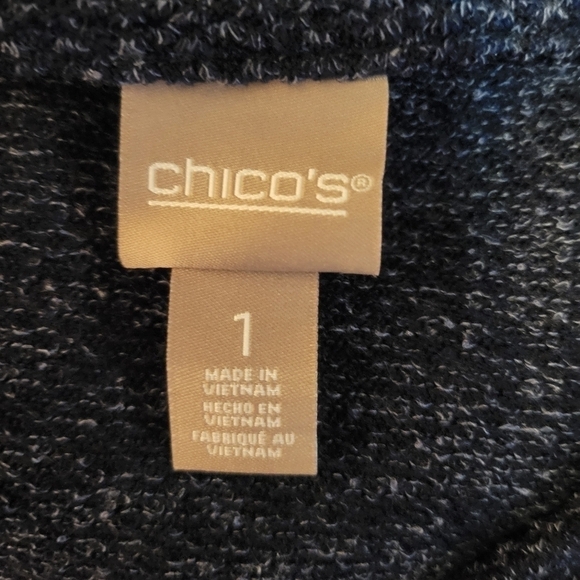Chicos size 1 us m blue knit top with side pockets - Picture 5 of 6